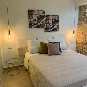 La Pelliccia , Bari Italia