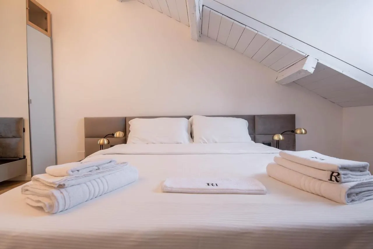 Brera Flat Near Duomo Apartment Milan