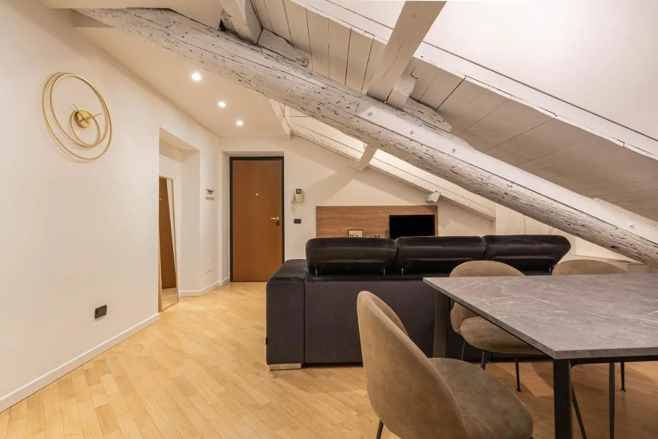 Brera Flat Near Duomo Apartment Milan